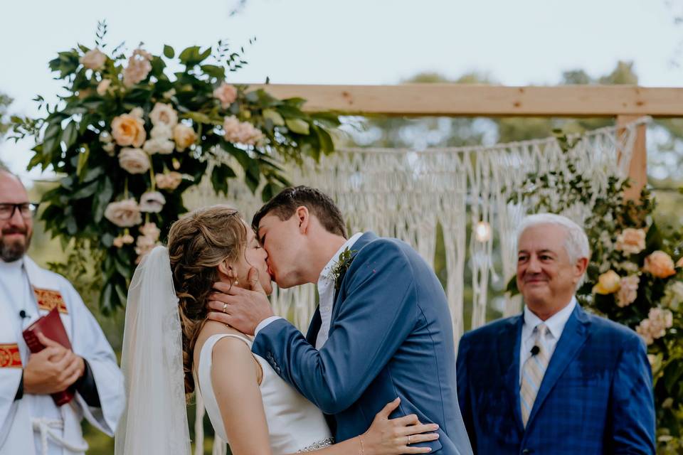 First kiss as husband and wife