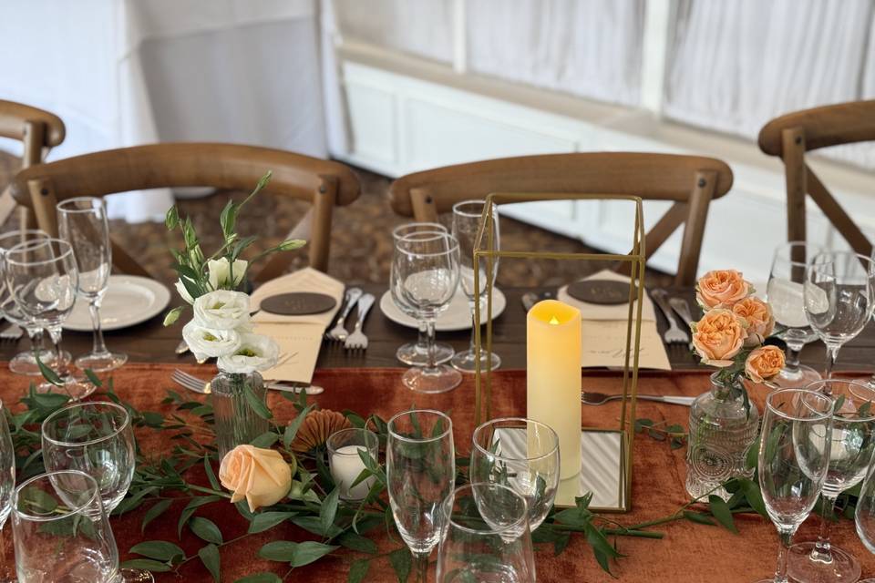 Garland centerpiece