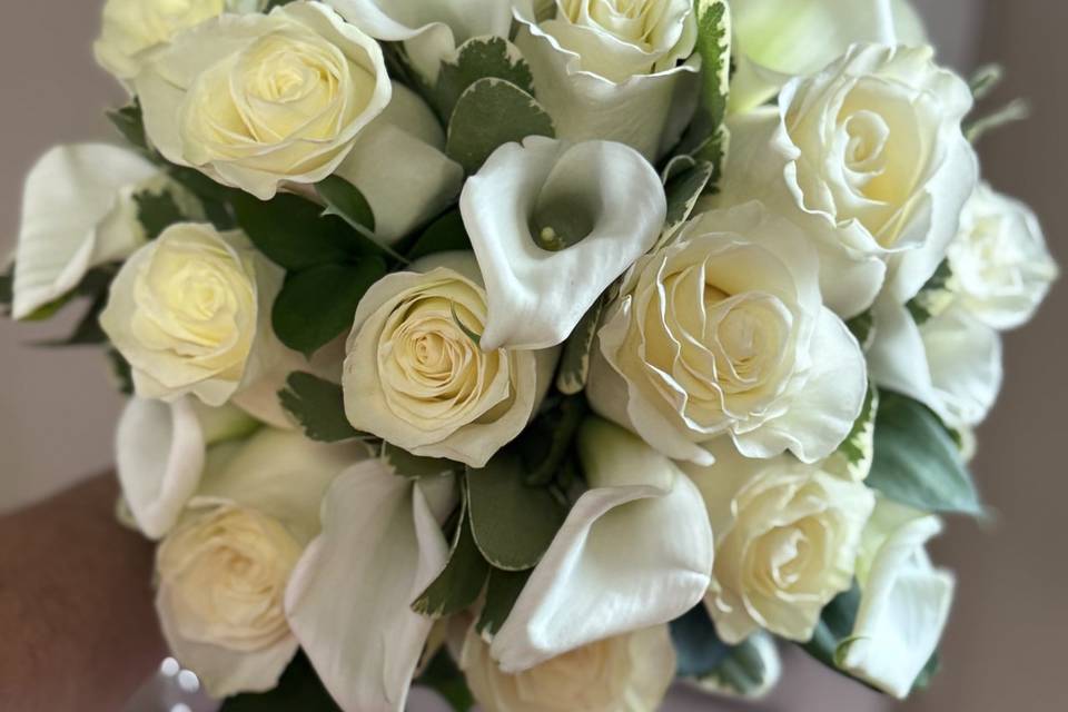 Calla and roses