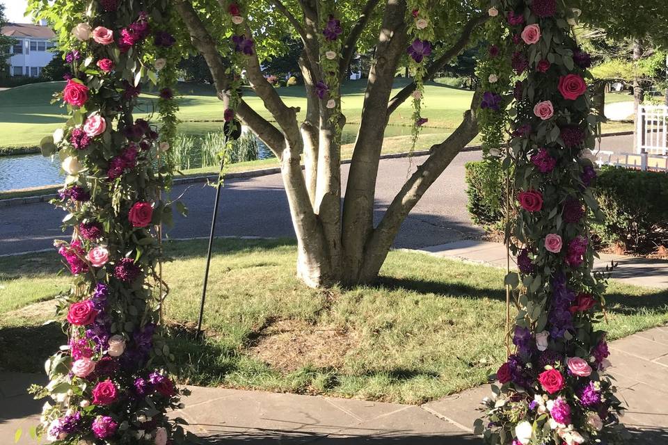 Archway at the Hamlet Country Club Commack