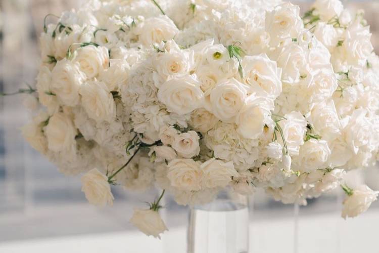 Luxury white floral centerpiece