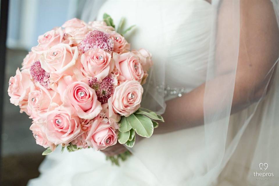 Summer bride bouquet