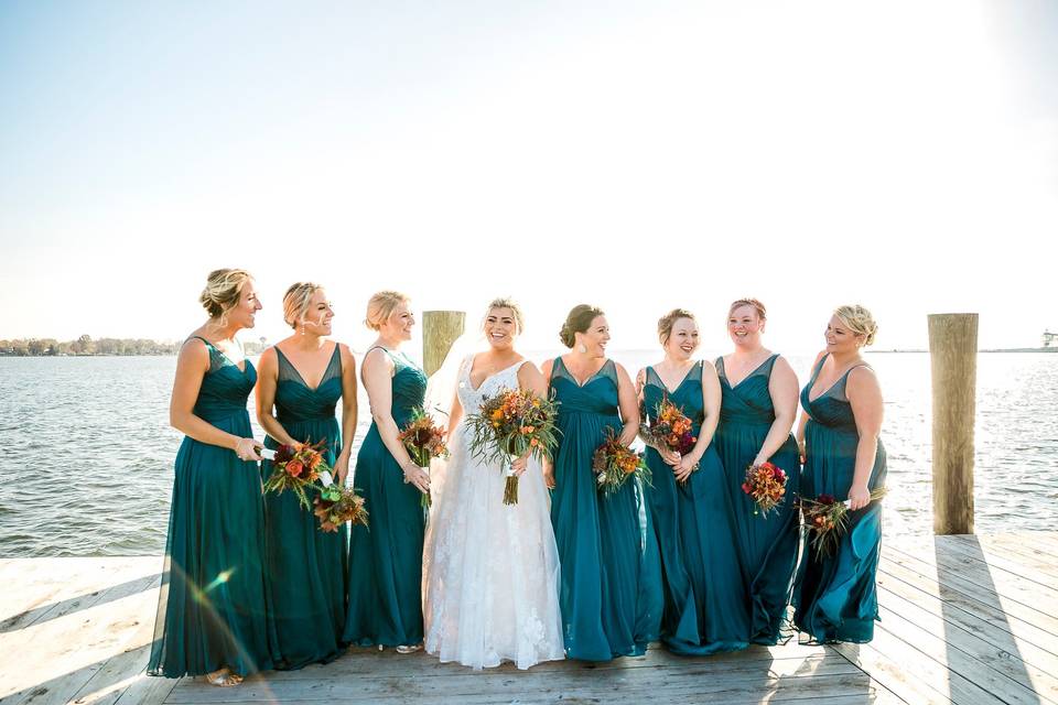 Frankie and Tucker Flowers | AmaZinn Photography