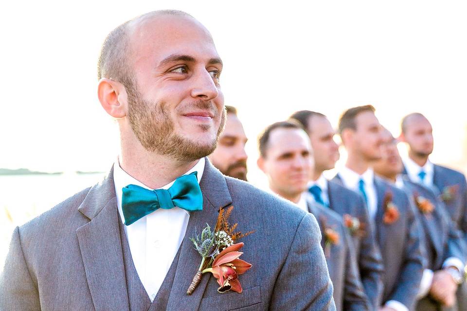 Frankie and Tucker Flowers | AmaZinn Photography