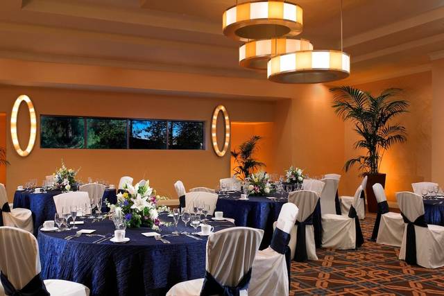 Ballroom salon