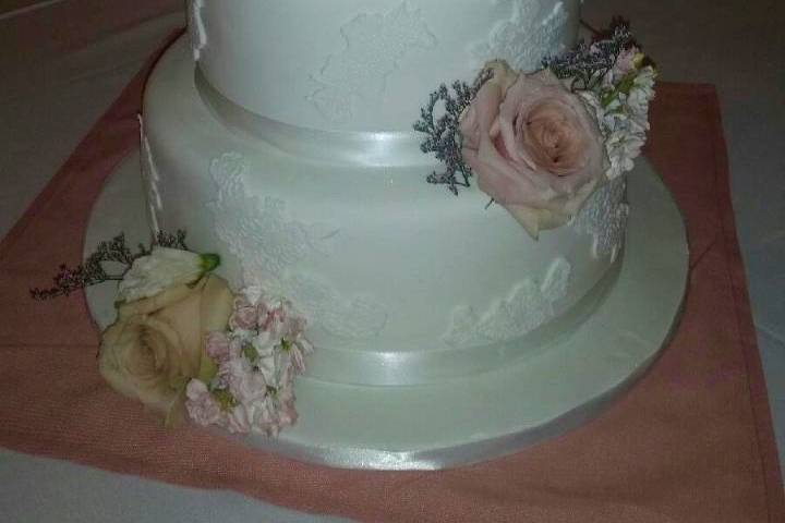 Fondant lace and flowers wedding cake