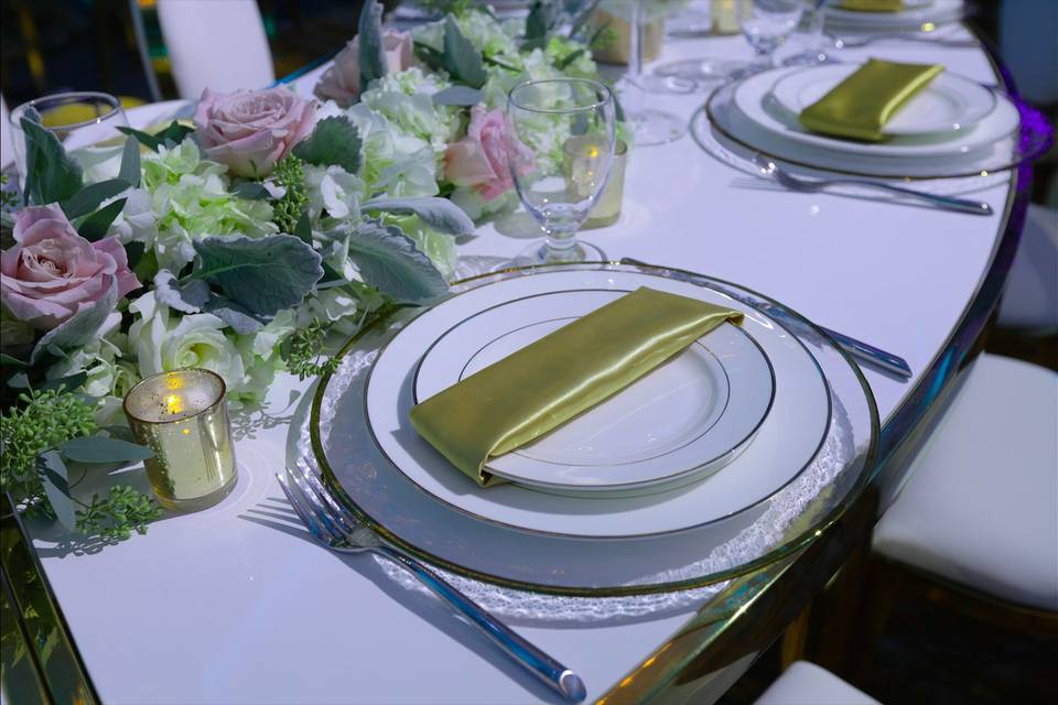 Table setting and decor