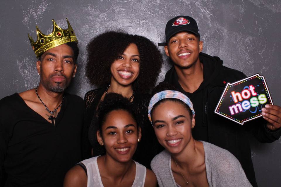 MPrints A PhotoBooth Company