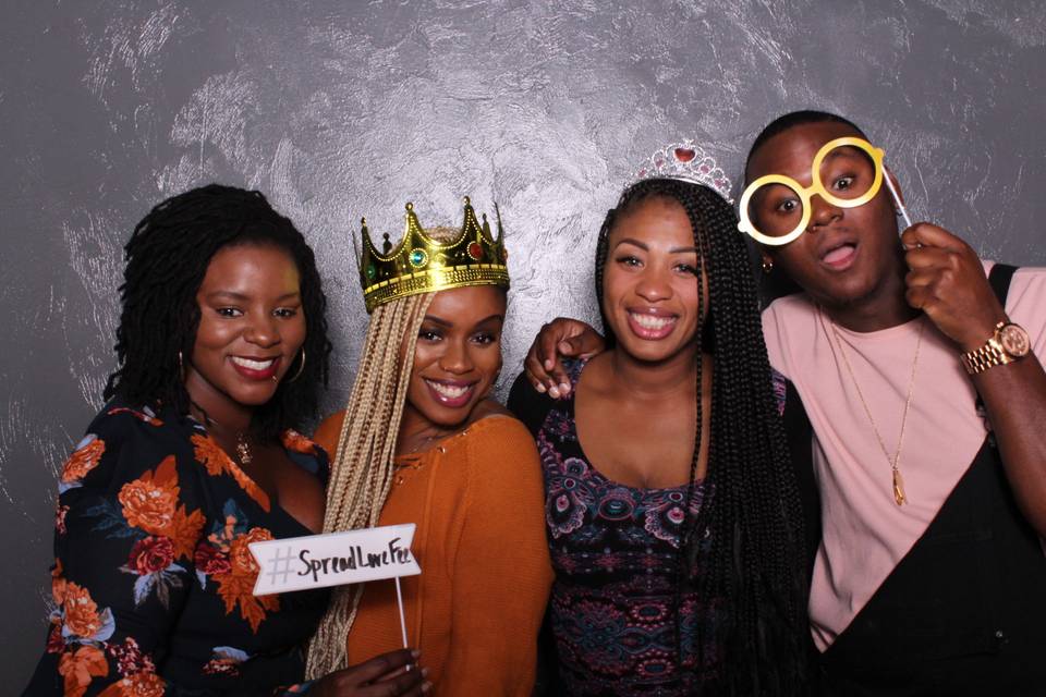 MPrints A PhotoBooth Company