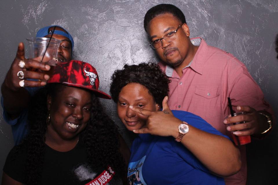 MPrints A PhotoBooth Company