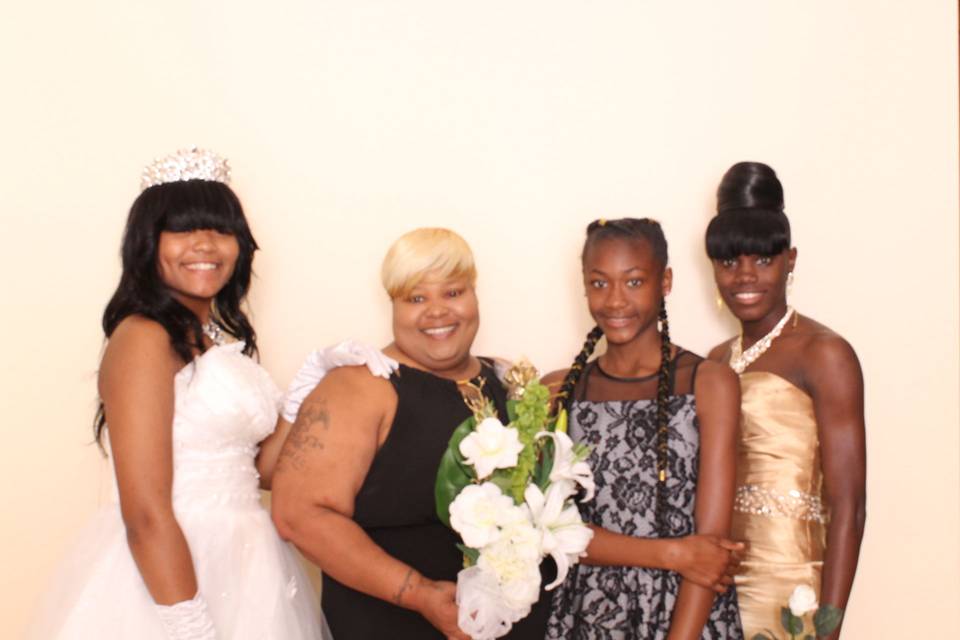 MPrints A PhotoBooth Company
