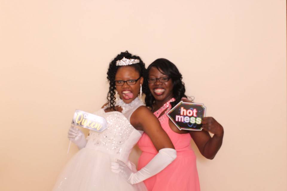 MPrints A PhotoBooth Company