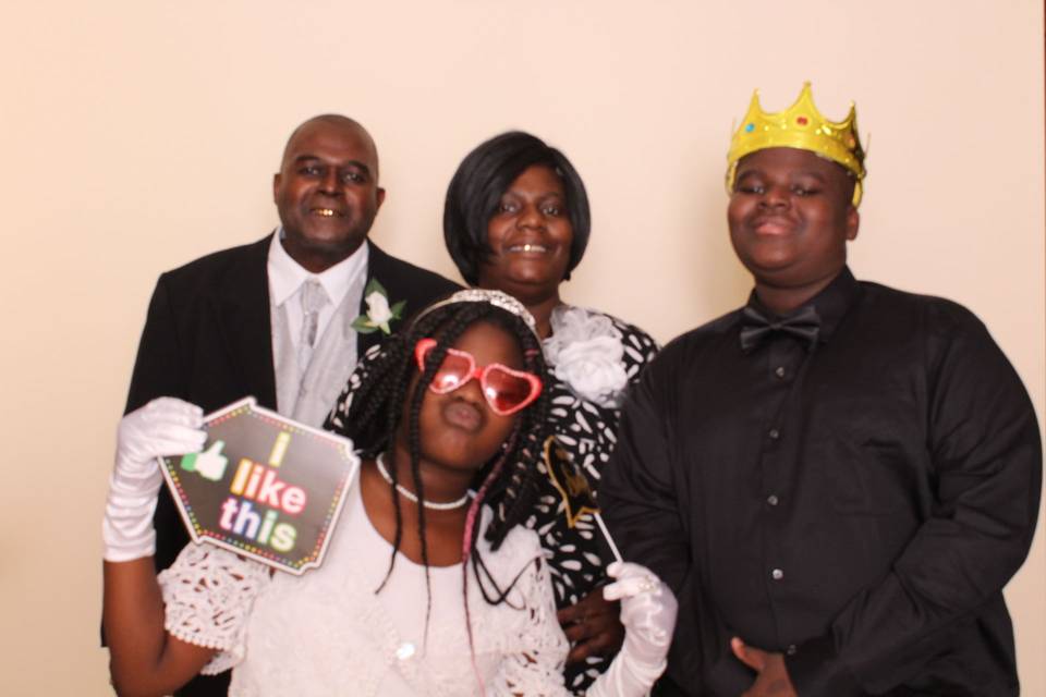 MPrints A PhotoBooth Company