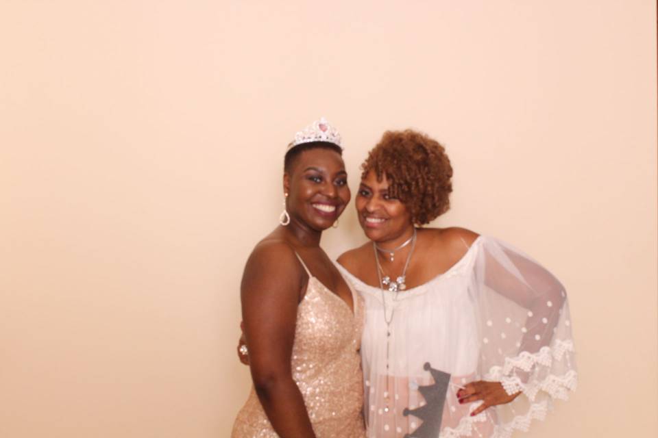 MPrints A PhotoBooth Company