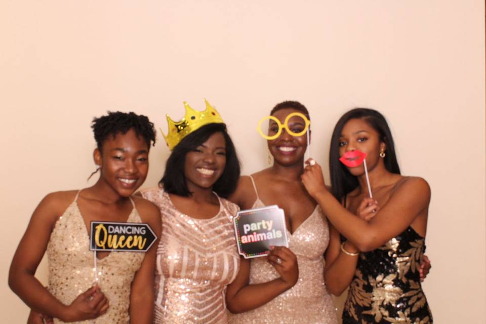 MPrints A PhotoBooth Company