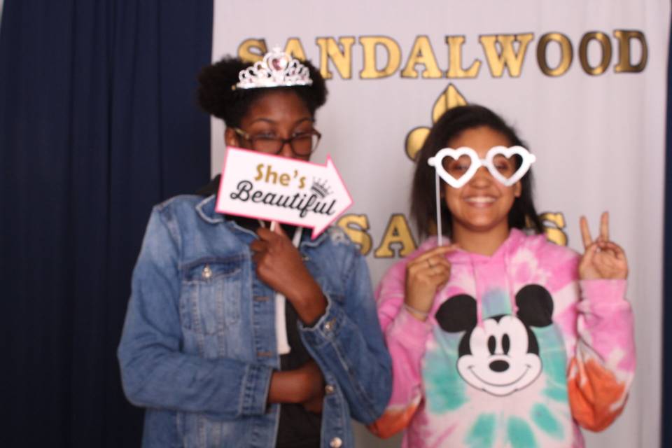 MPrints A PhotoBooth Company