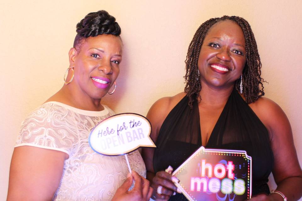 MPrints A PhotoBooth Company