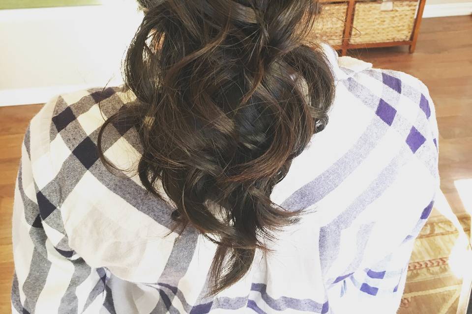 Bridesmaid's hairdo