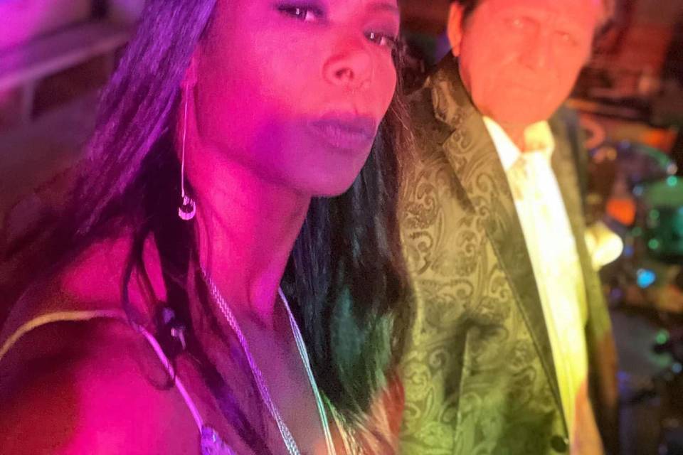 Niia w/ Wedding Guest Singer