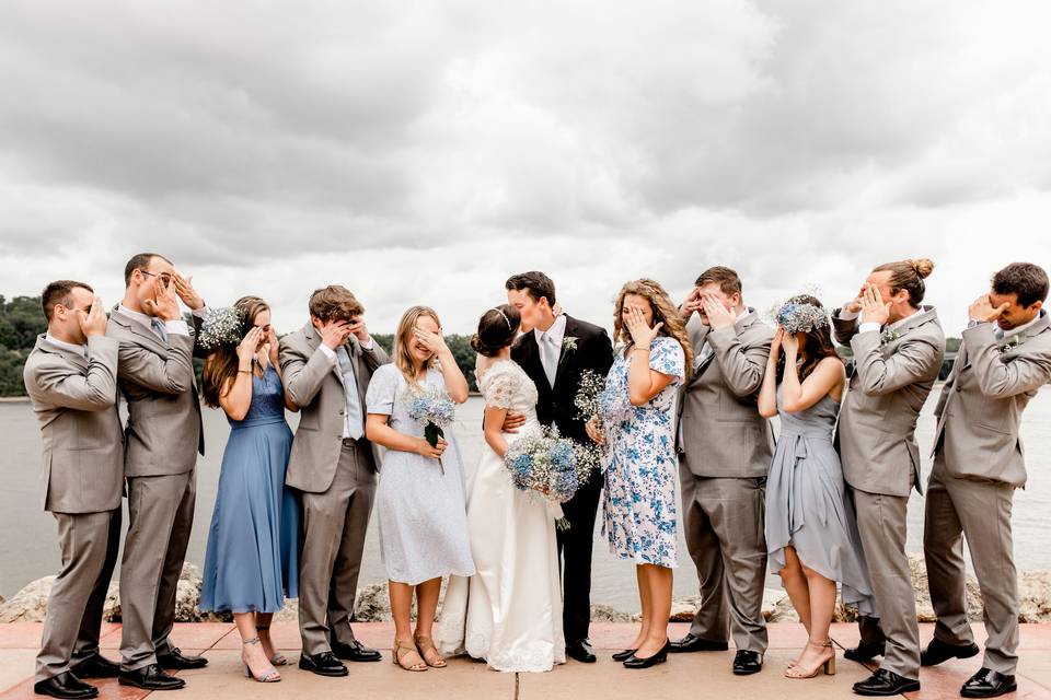 Fun wedding party pictures