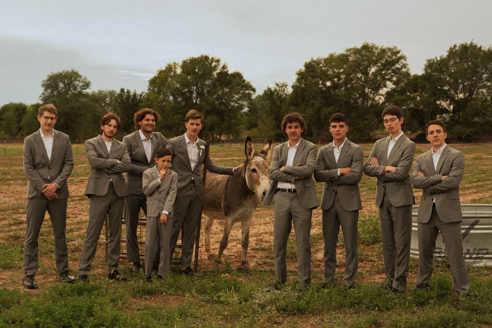 Groomsmen portraits