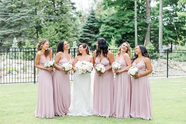 Bridal party on front lawn