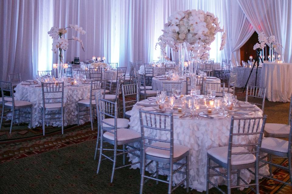 Some Like It Classic - Wedding Design