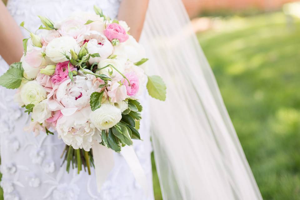 Blush peony bouquet