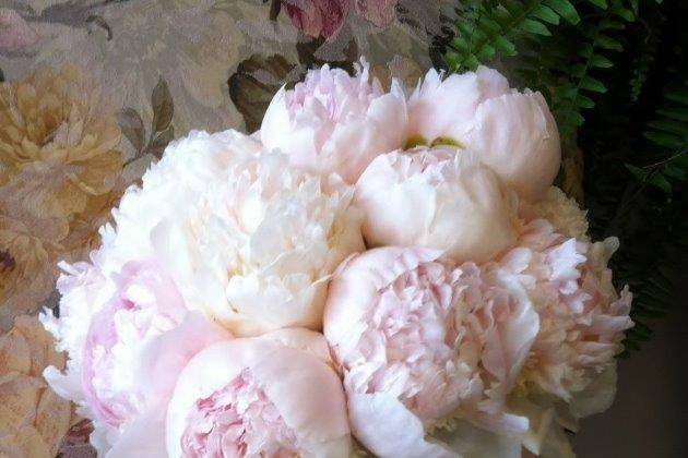 Blush peony bouquet