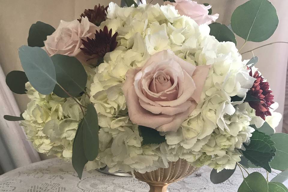 Burgundy blush centerpiece