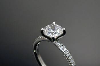 Studded diamond ring