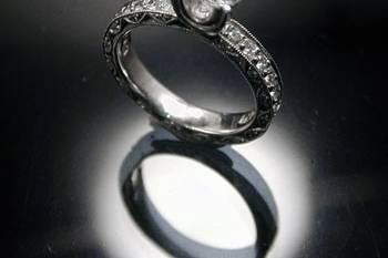 Ring with diamond