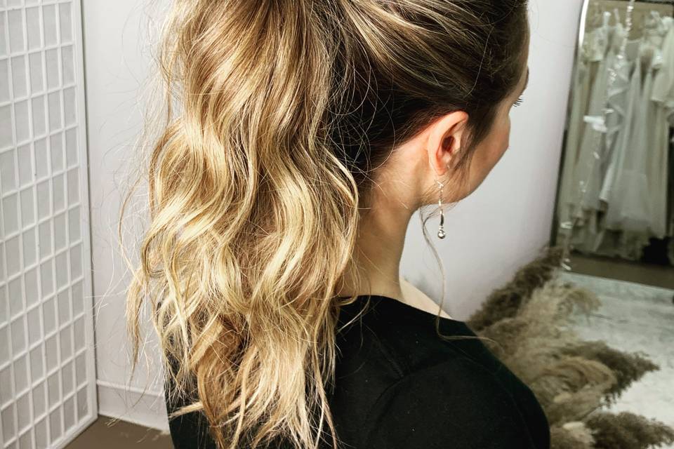 Textured beach wave pony