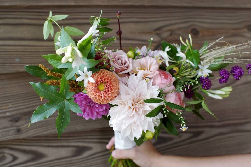 September bridal bouquet