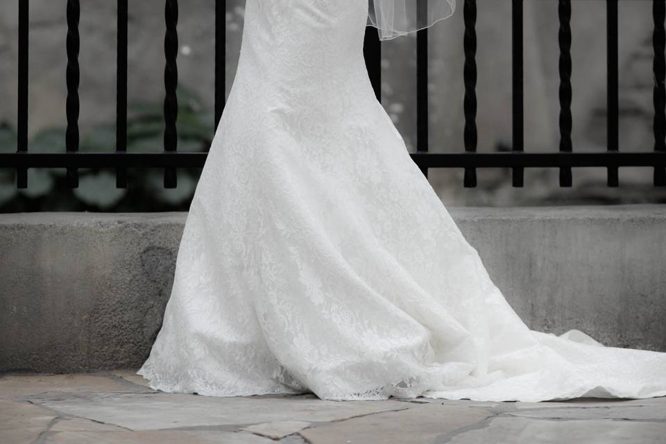 The bride standing - Stone Focus Production