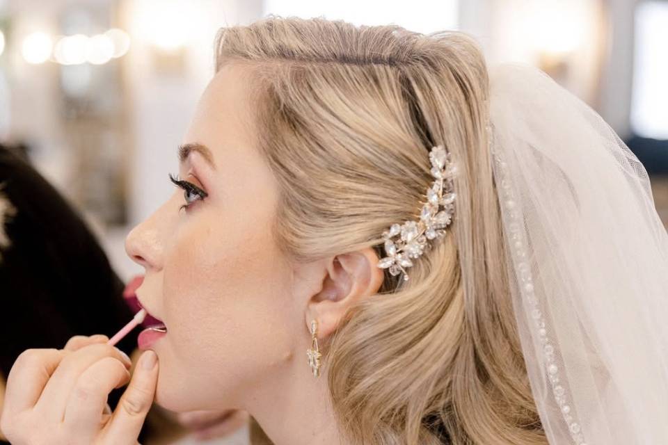 Glossy Waves and a pop of pink