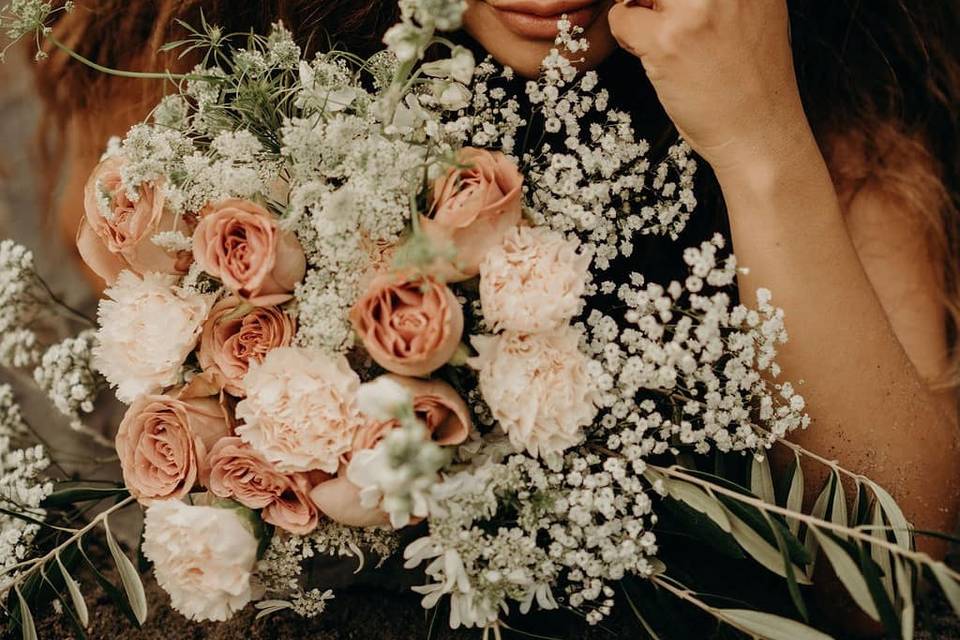 Bridal Hat Crown + Bouquet