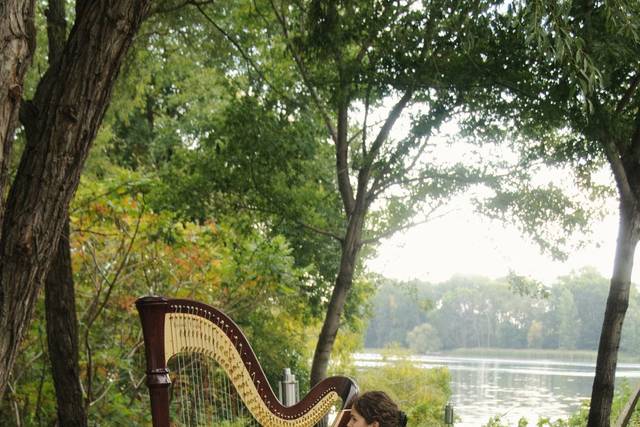 Stephanie Claussen, harpist
