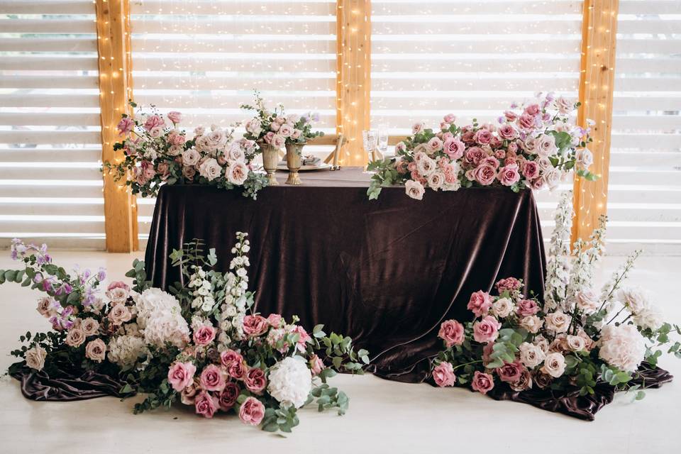 Bride & Groom Table