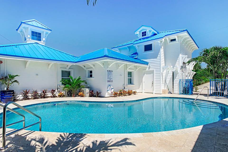Pool with villas