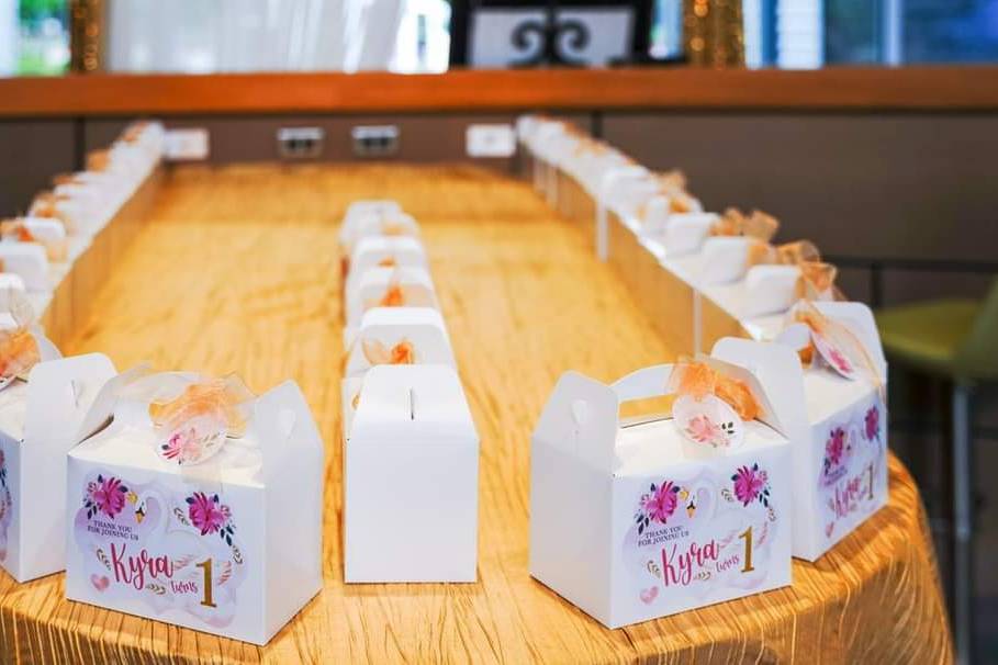 Customised Return Favours