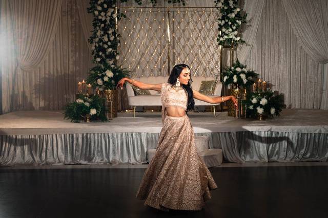 Indian dancing - Lin Brothers Studio