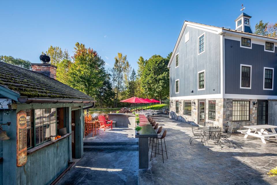 Outdoor Bar and Patio