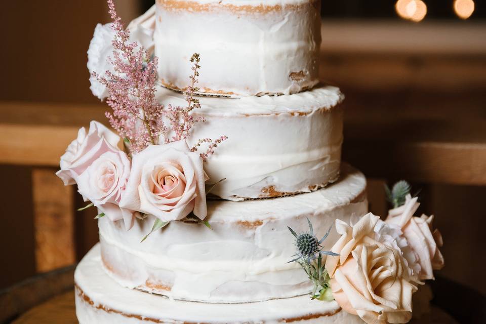 Blush on a naked cake