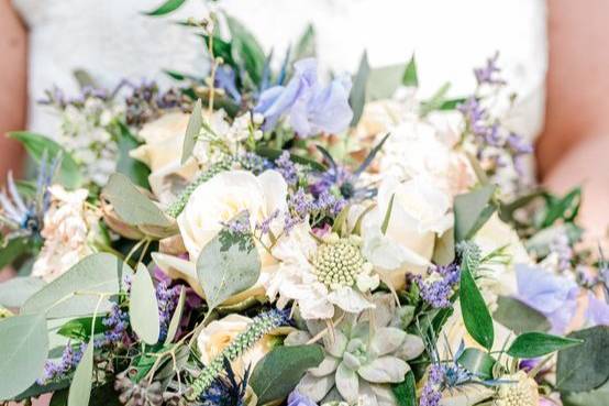 Bouquet w/ hues of lavender &