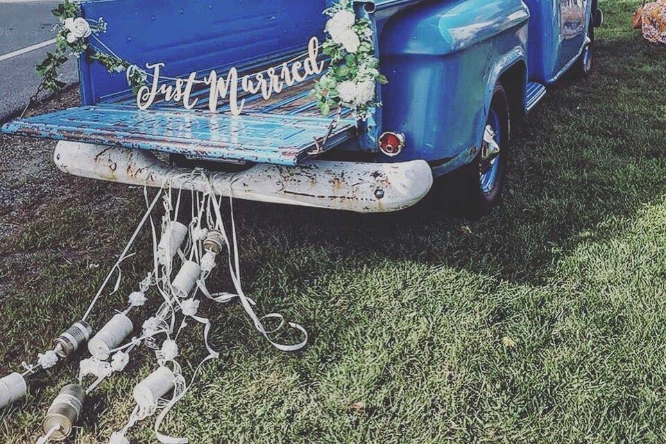 Vintage truck with Just Married sign