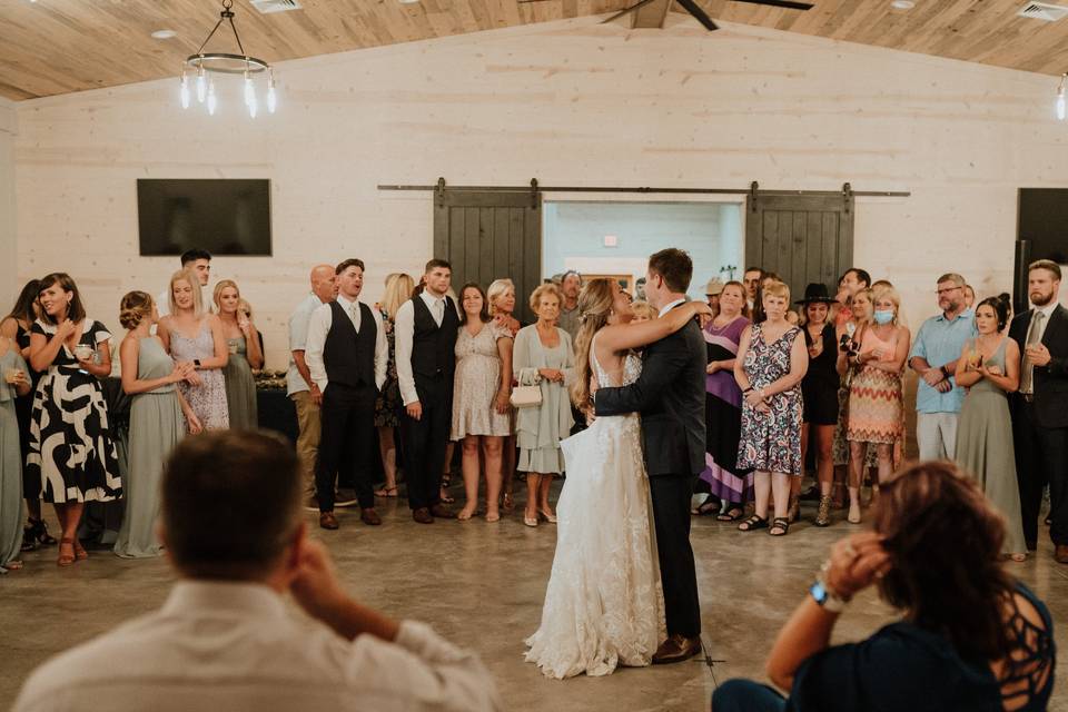 Cranford Hollow - Barn Wedding