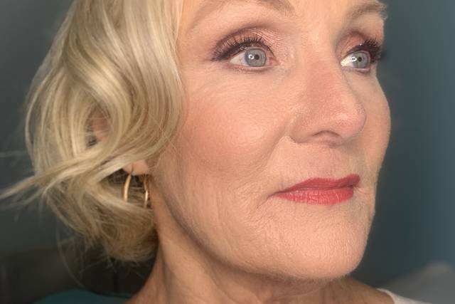 Glamorous makeup for over 50