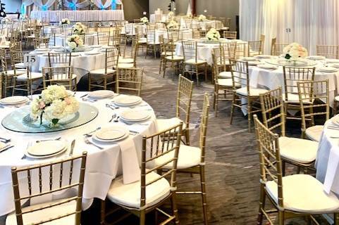 Skyview in Gold Chiavari chair