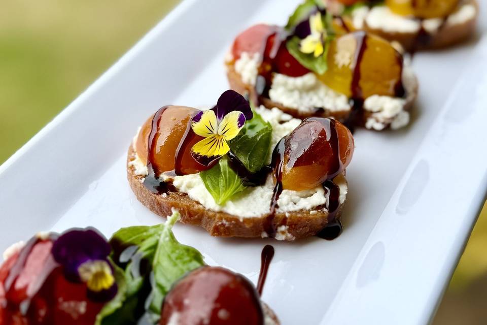Heirloom Tomato Crostini
